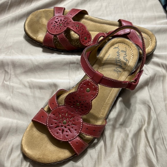 Natural Soul Shoes - Natural Soul red leather sandals size 11M